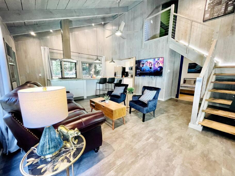 הוילה Occidental Modern House W. Fast Internet In 1 Acre Land מראה חיצוני תמונה
